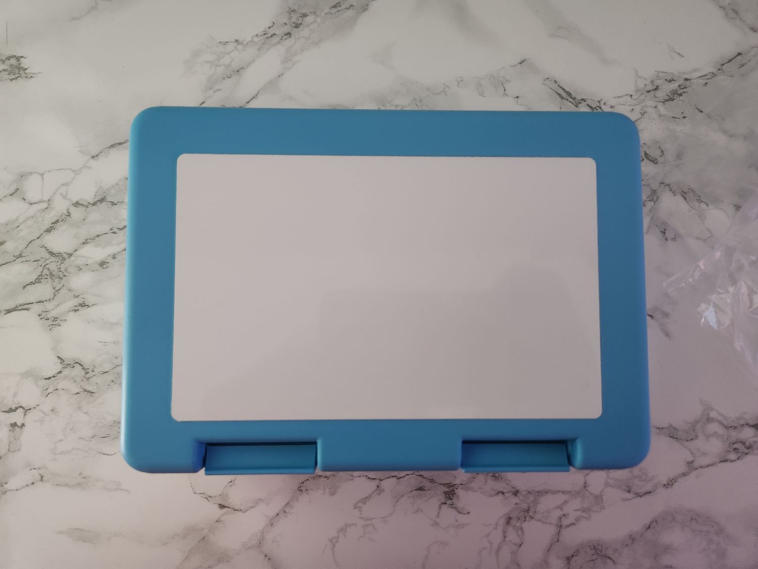 Boite repas / trésor personnalisé bleu ciel