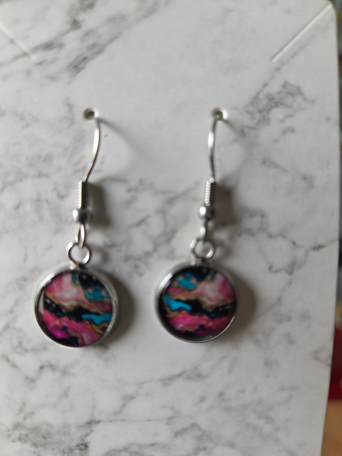 Boucles d'oreilles rondes métal géode pink blue