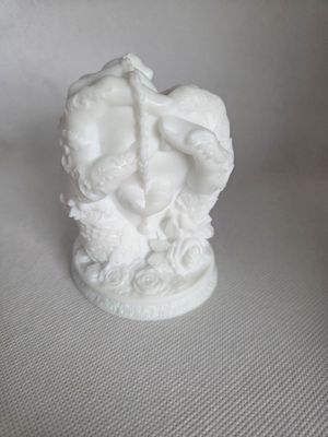 Mains dentelle collier blanc opaque