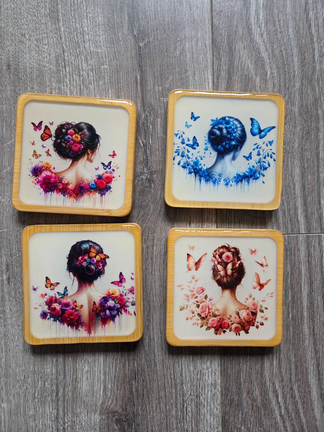 Lot  de 4  dessous de verre femmes de dos