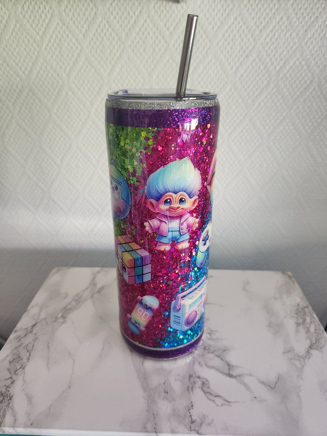 N° 9 Tumbler années 90 résine et paillettes holo