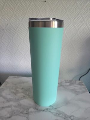 Tumbler droit turquoise rebord inox 590ml Tumbler droit turquoise rebord inox 590ml