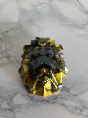 Magnet tête de lion noir et or