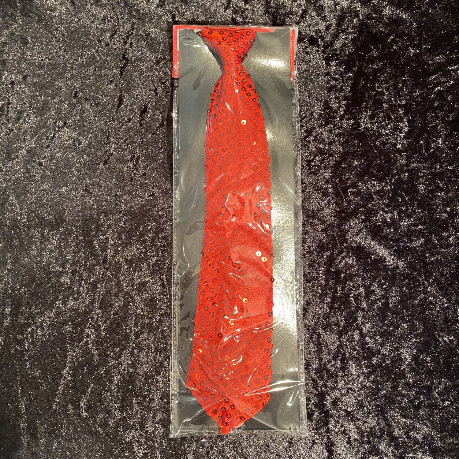 Cravate led et paillettes rouge