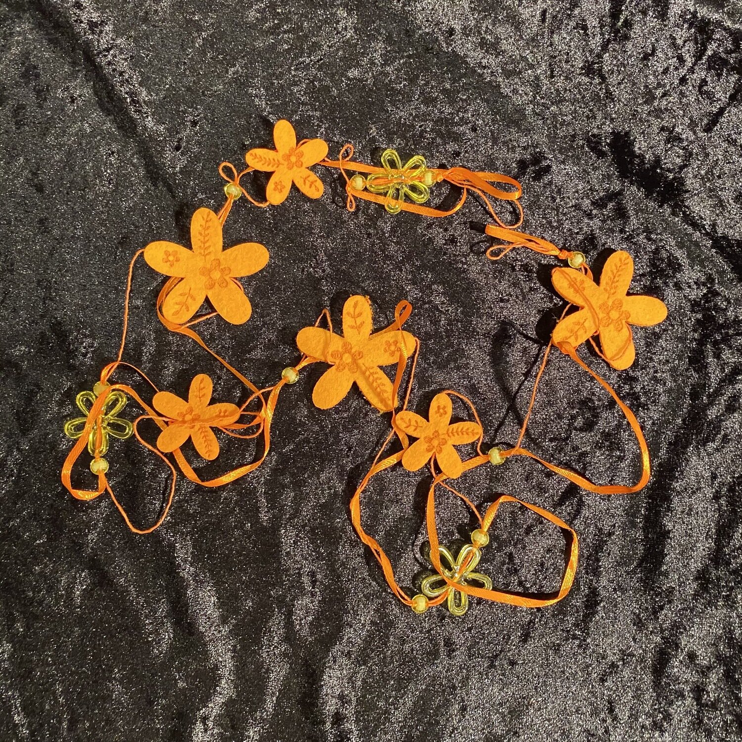 Guirlande fleurs feutrines clementine