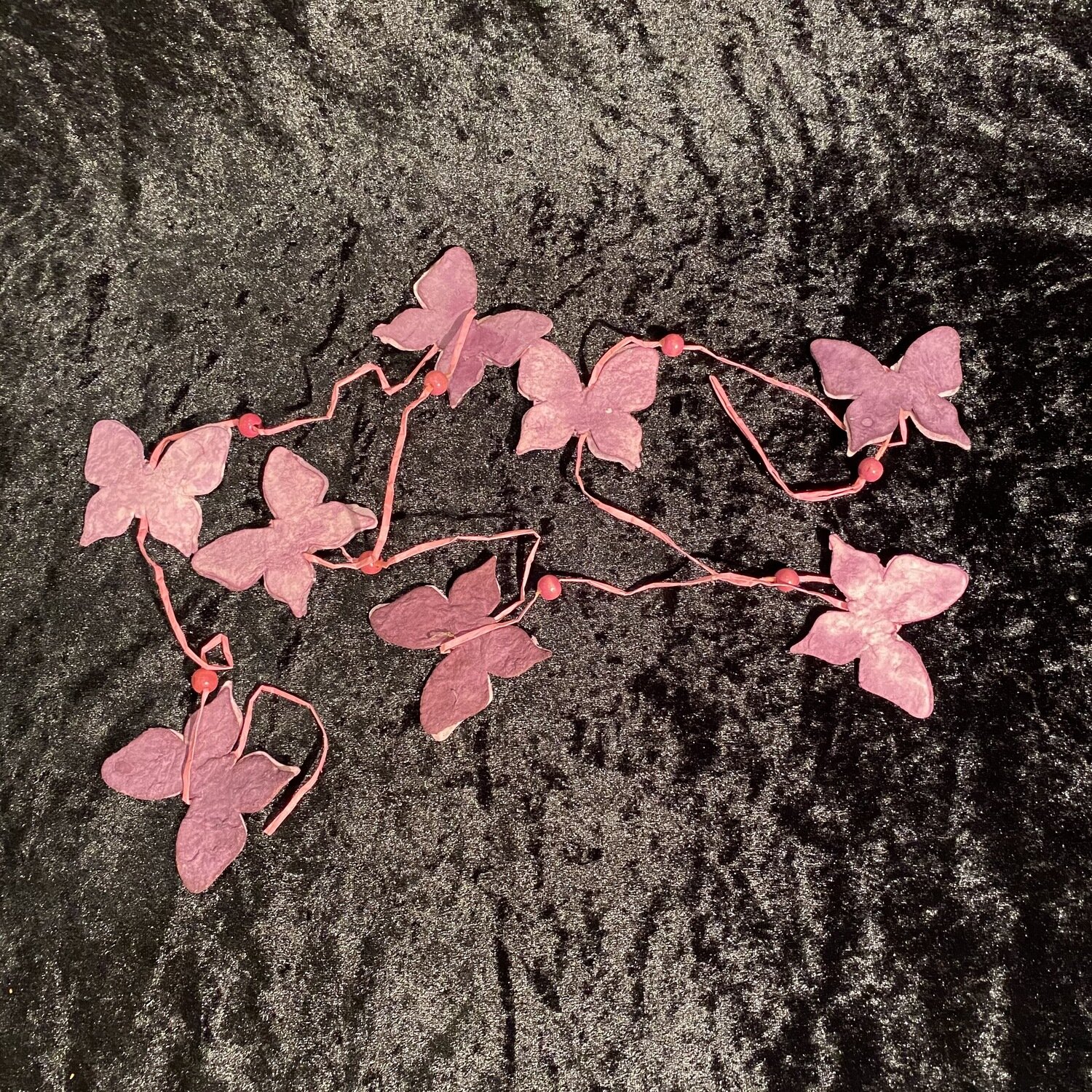 Guirlande 170cm papillons&perles papier mache lilas