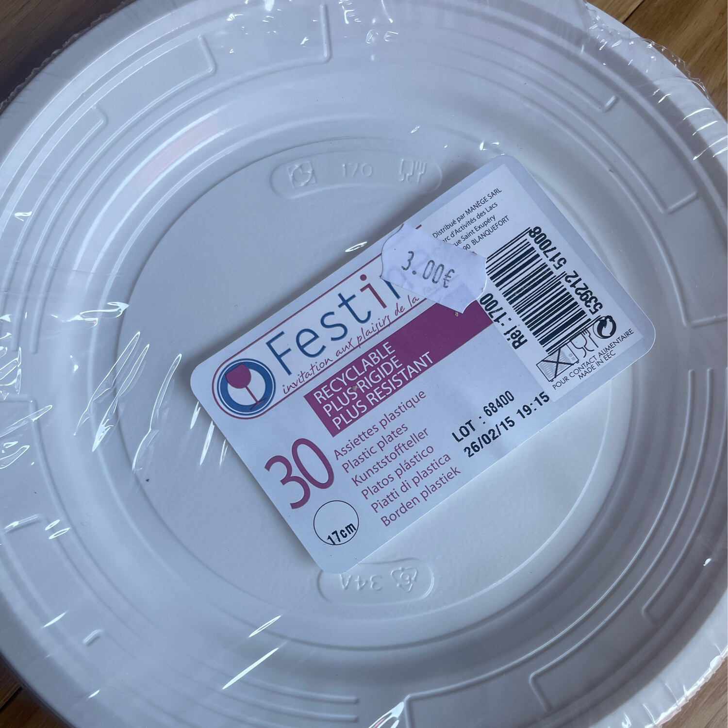30 assiettes plastiques 17cm blanches