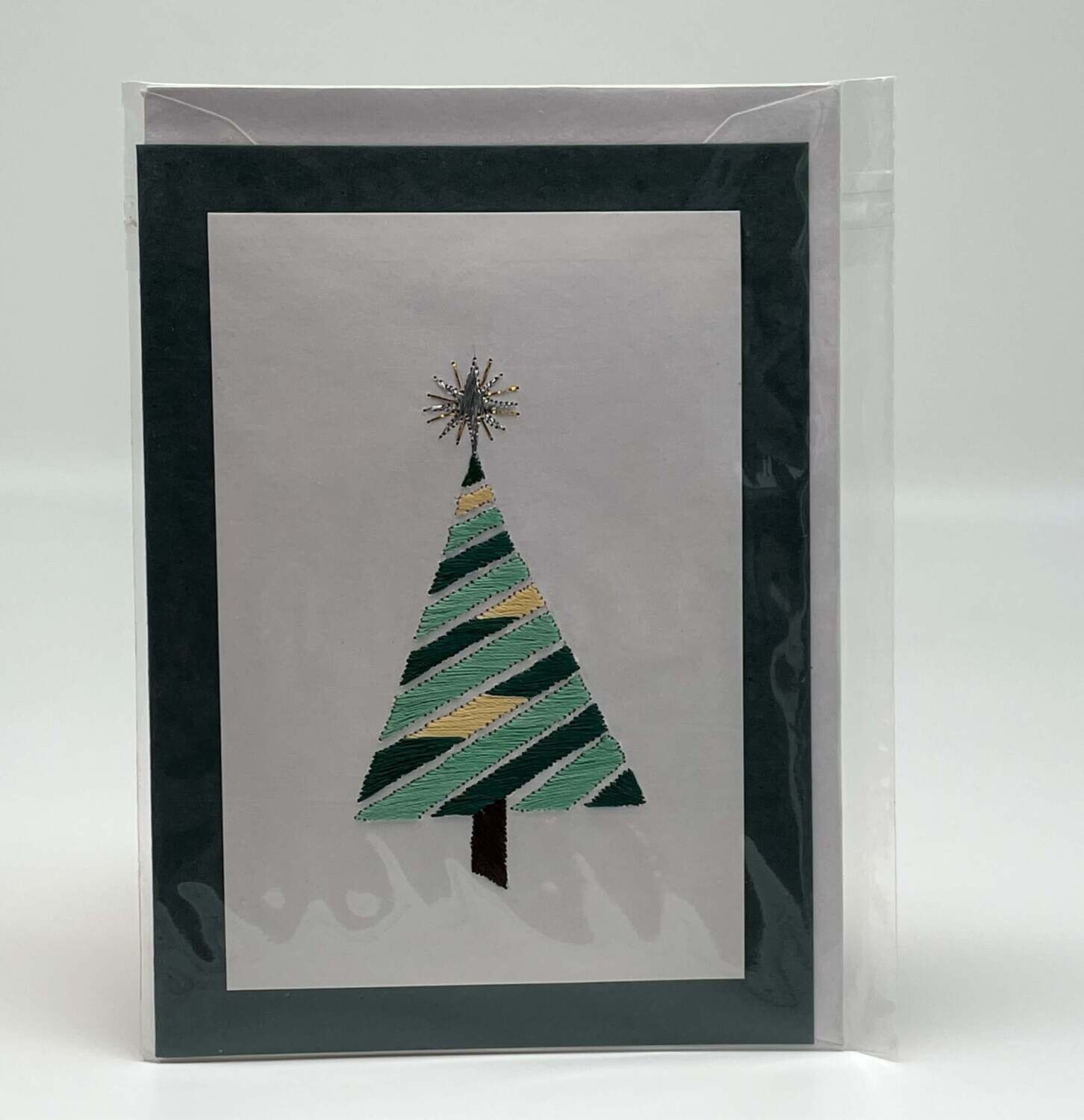 Handgestickte Karte C134 Christbaum grün
