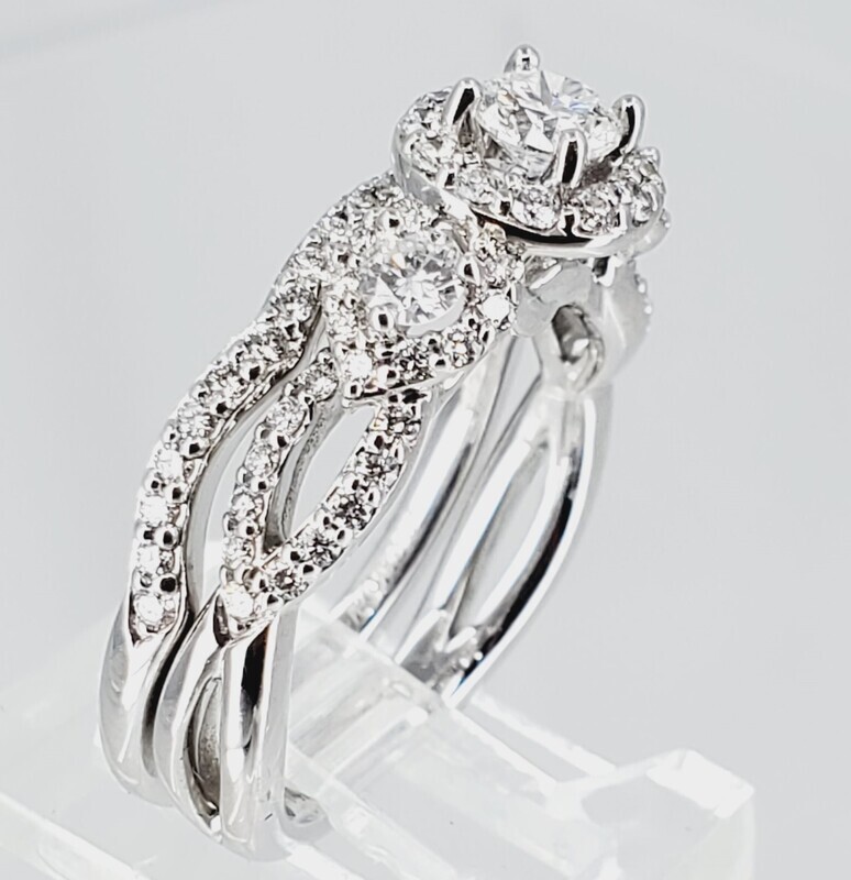 WEDDING RING 3 STONE HALO SIZE: 6.5