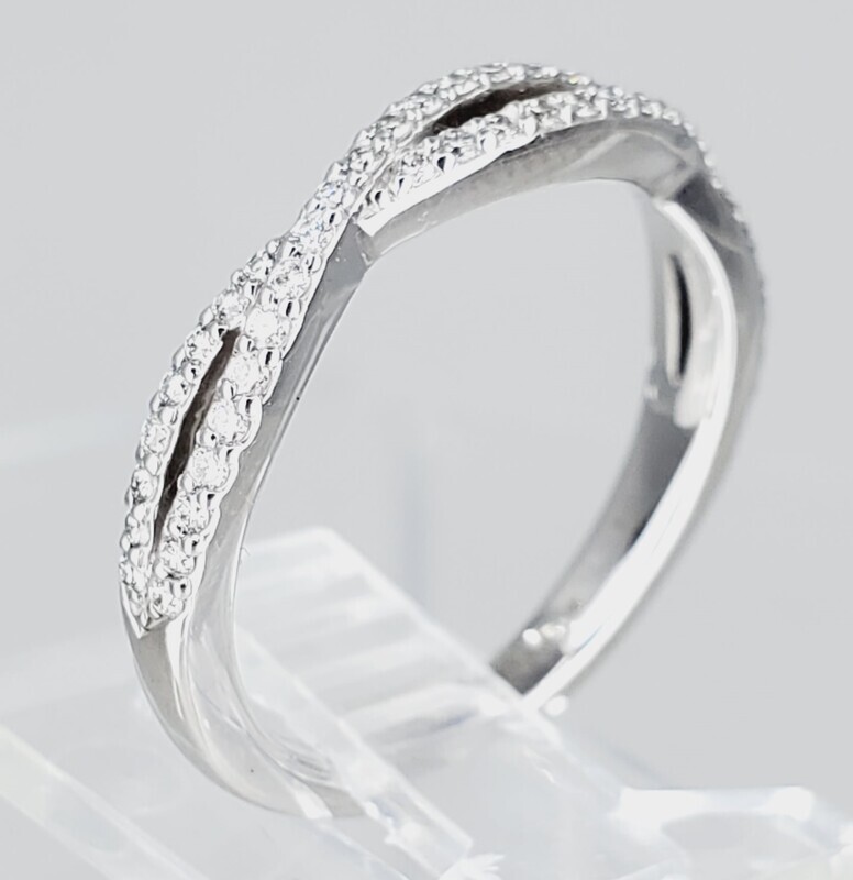 WEDDING BAND TWISTED SIZE 6