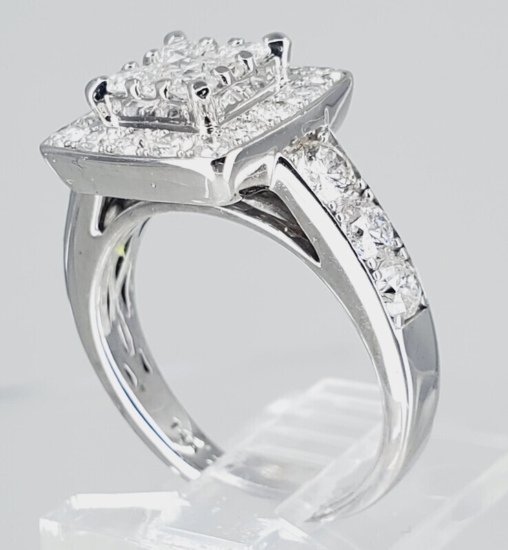 ILUSION SET  31 RD DIAMOND HALO DESIGN SIZE 5.5