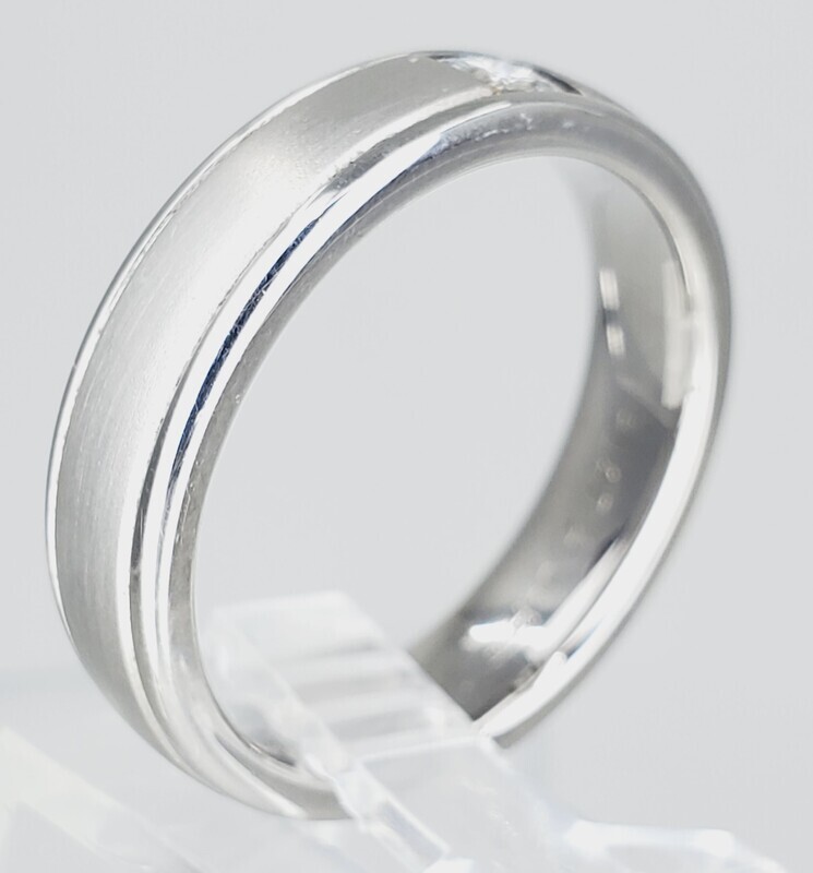3 STRIPES WEDDING BAND W/ 1 DIAMOND SIZE 10.5