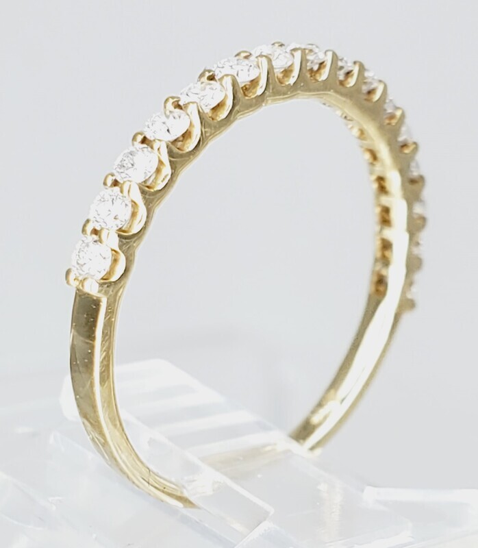 WEDDING BAND W/ 16 DIAMONDS & PRONG SET SIZE 6