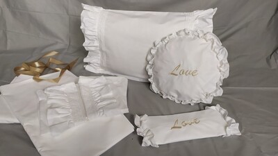 Lenjerie de pat din bumbac 100%, 6 piese, albă, model brodat cu margini ondulate