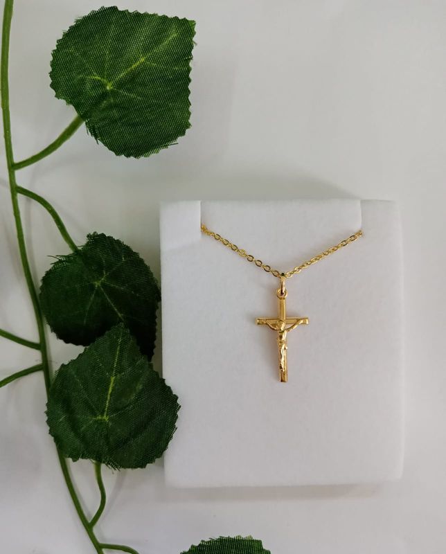 18kt Gold Plated Crucifix Necklace 45cm