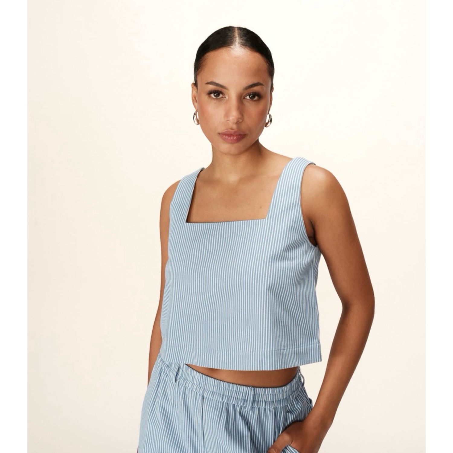 Peanut blue top