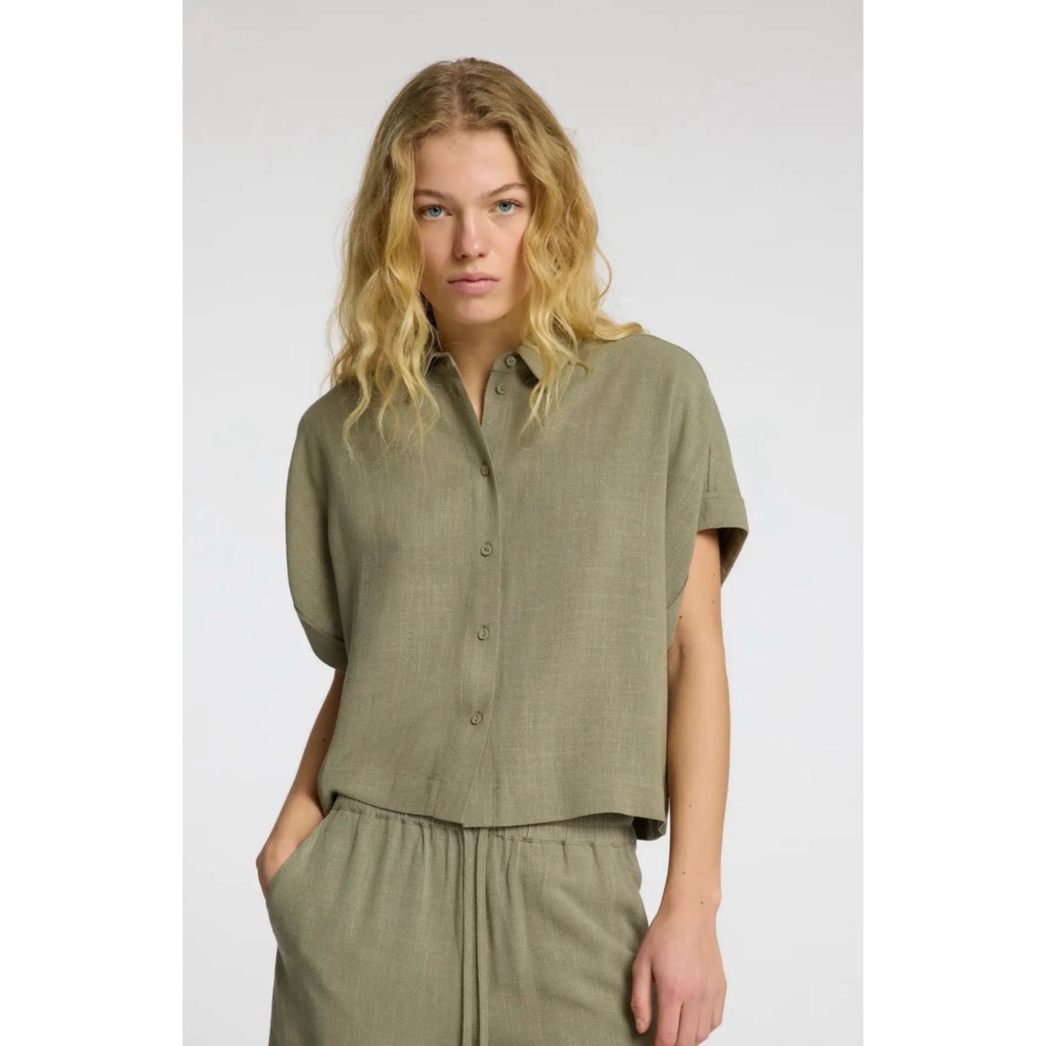 Viva cropped shirt vetiver