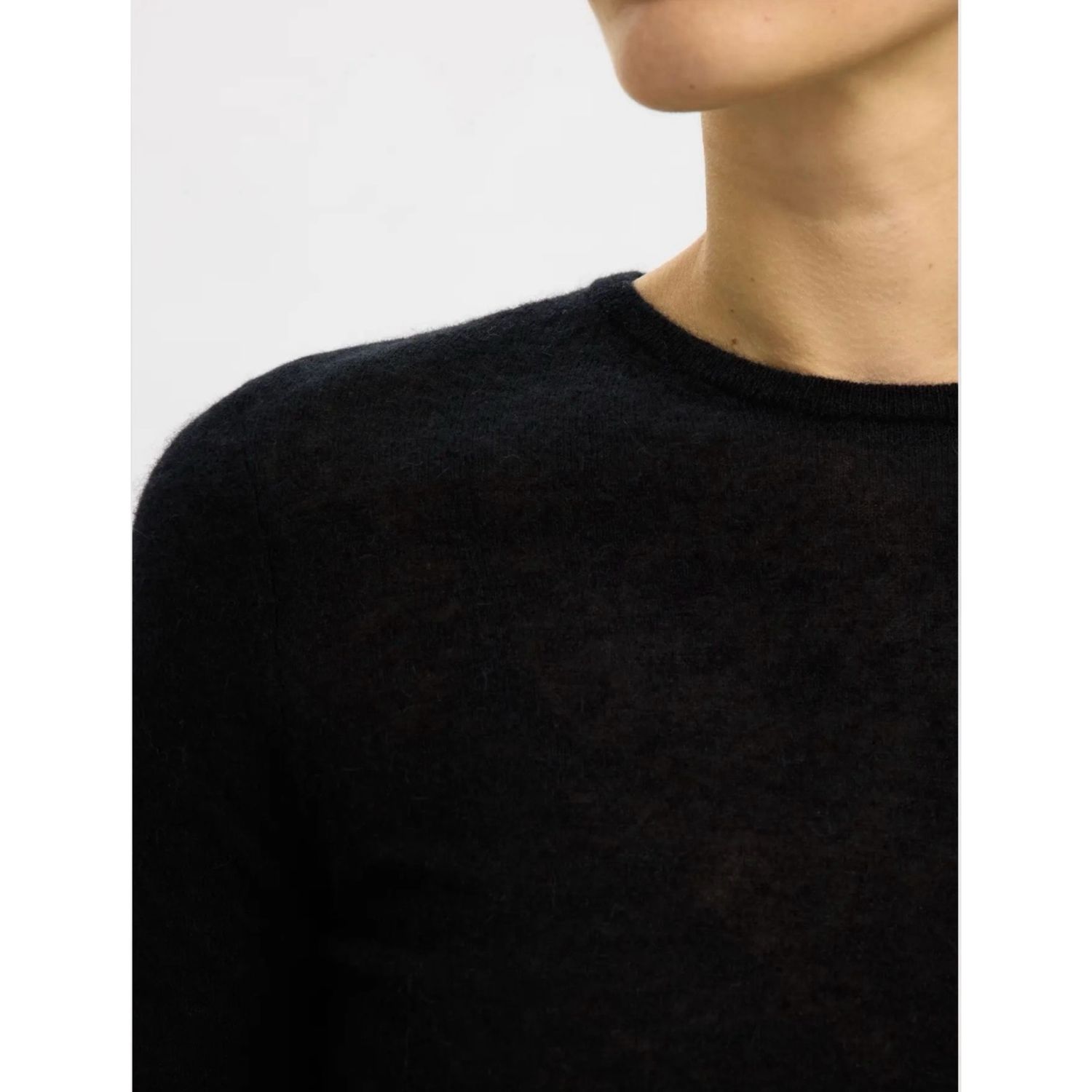 Shirley knit o neck black