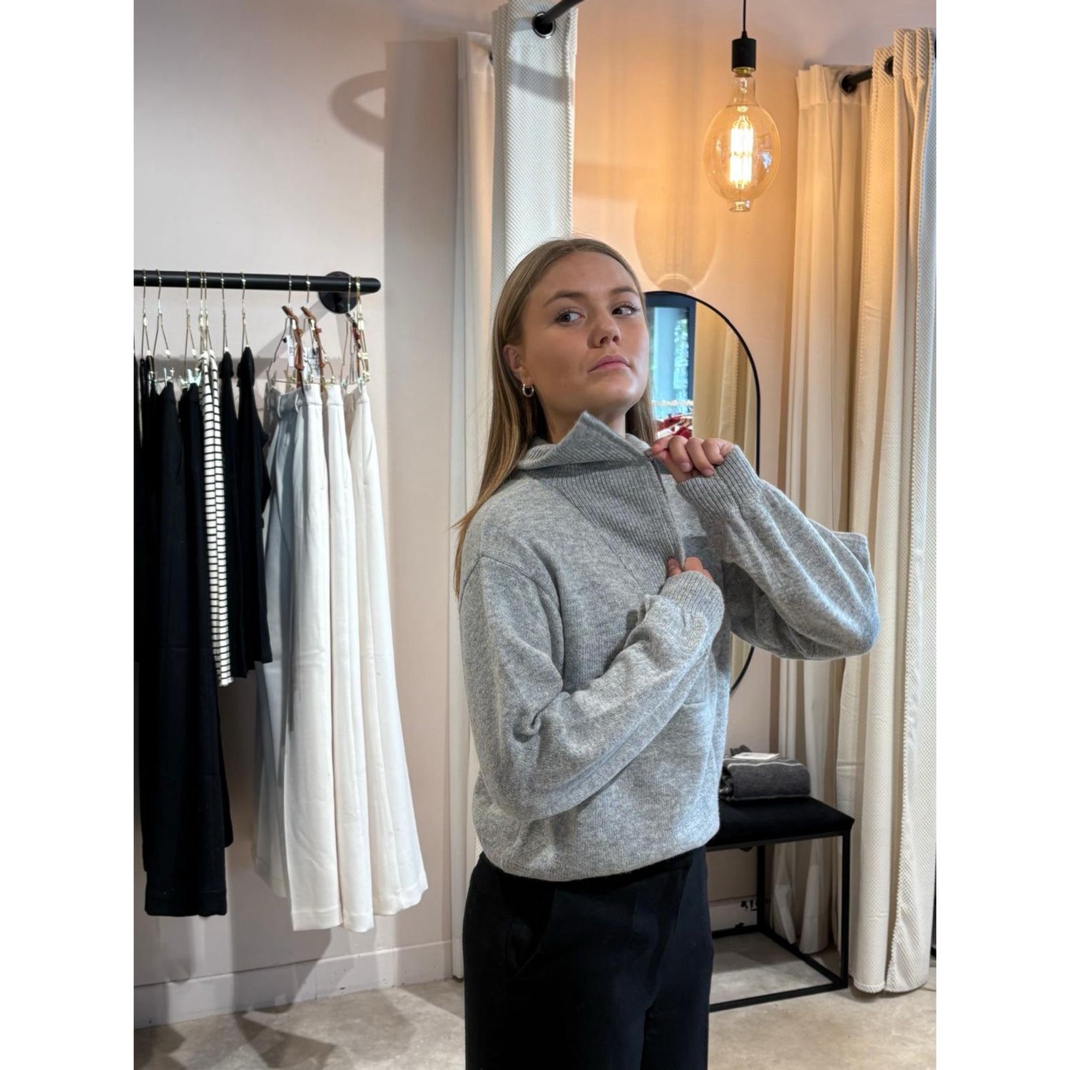 Erika zip