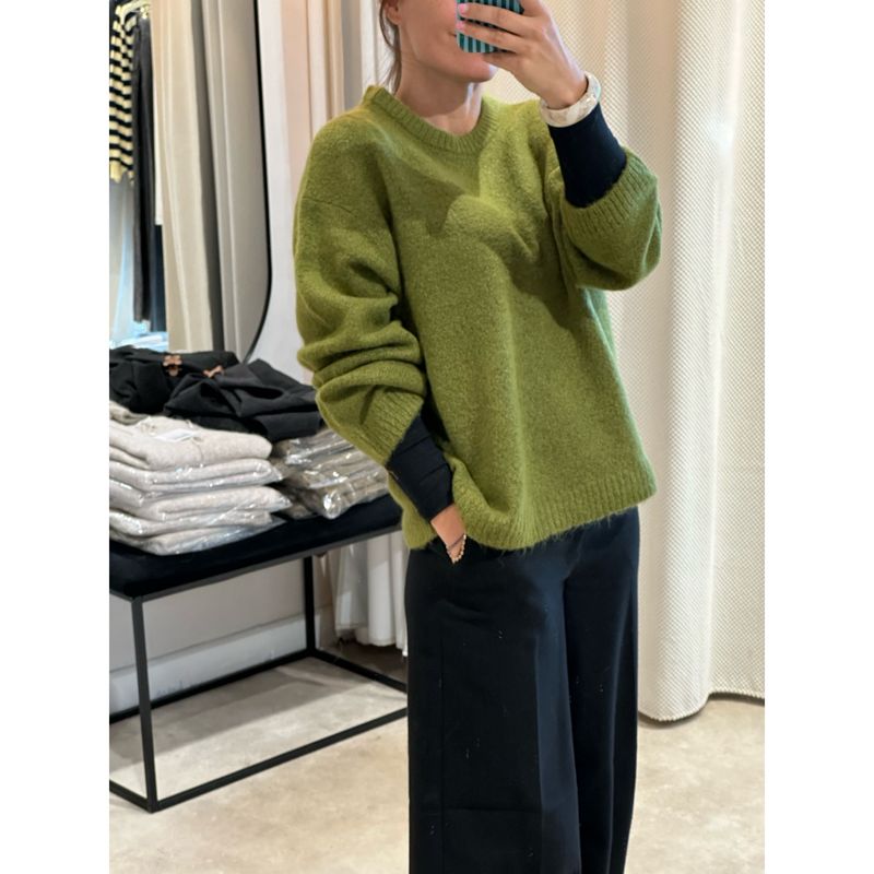 Happy green knit