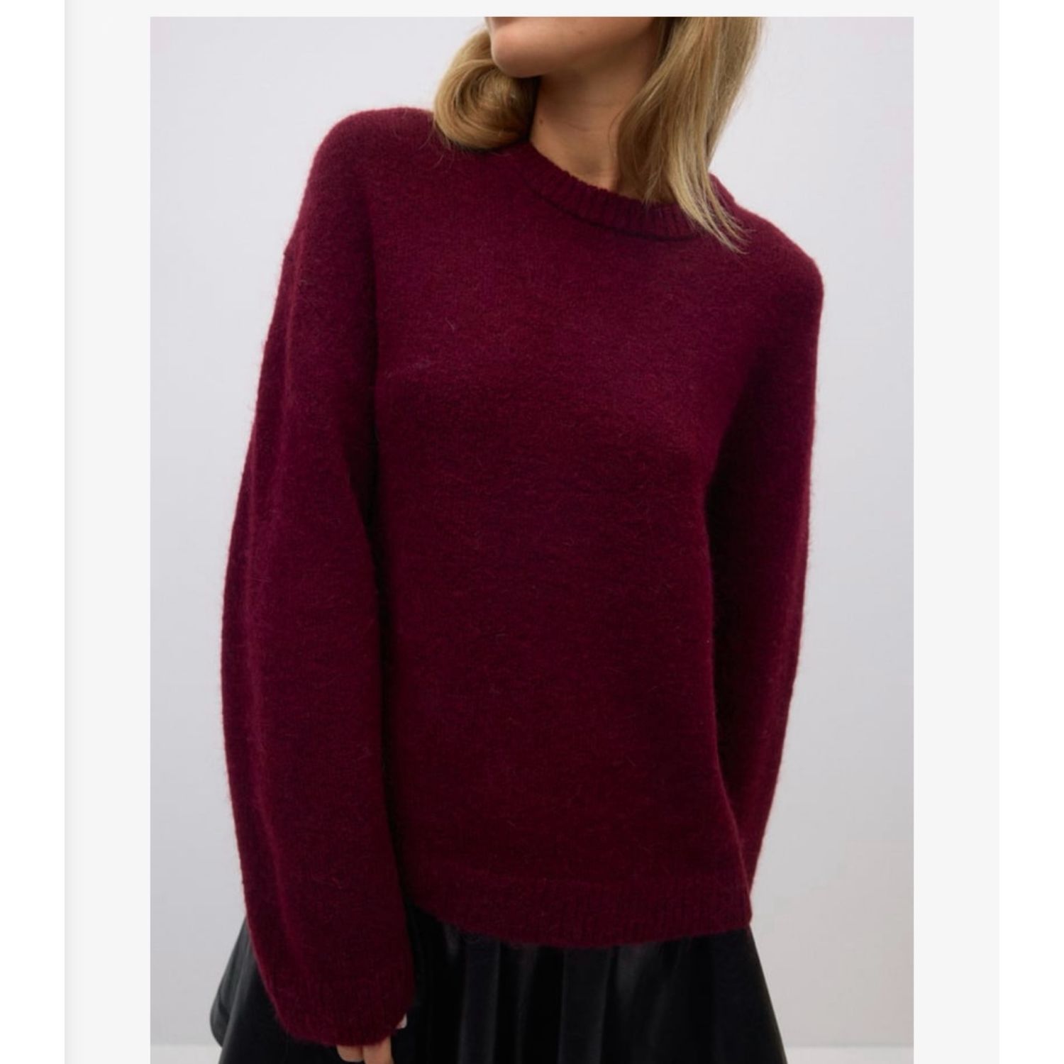 Sweater port