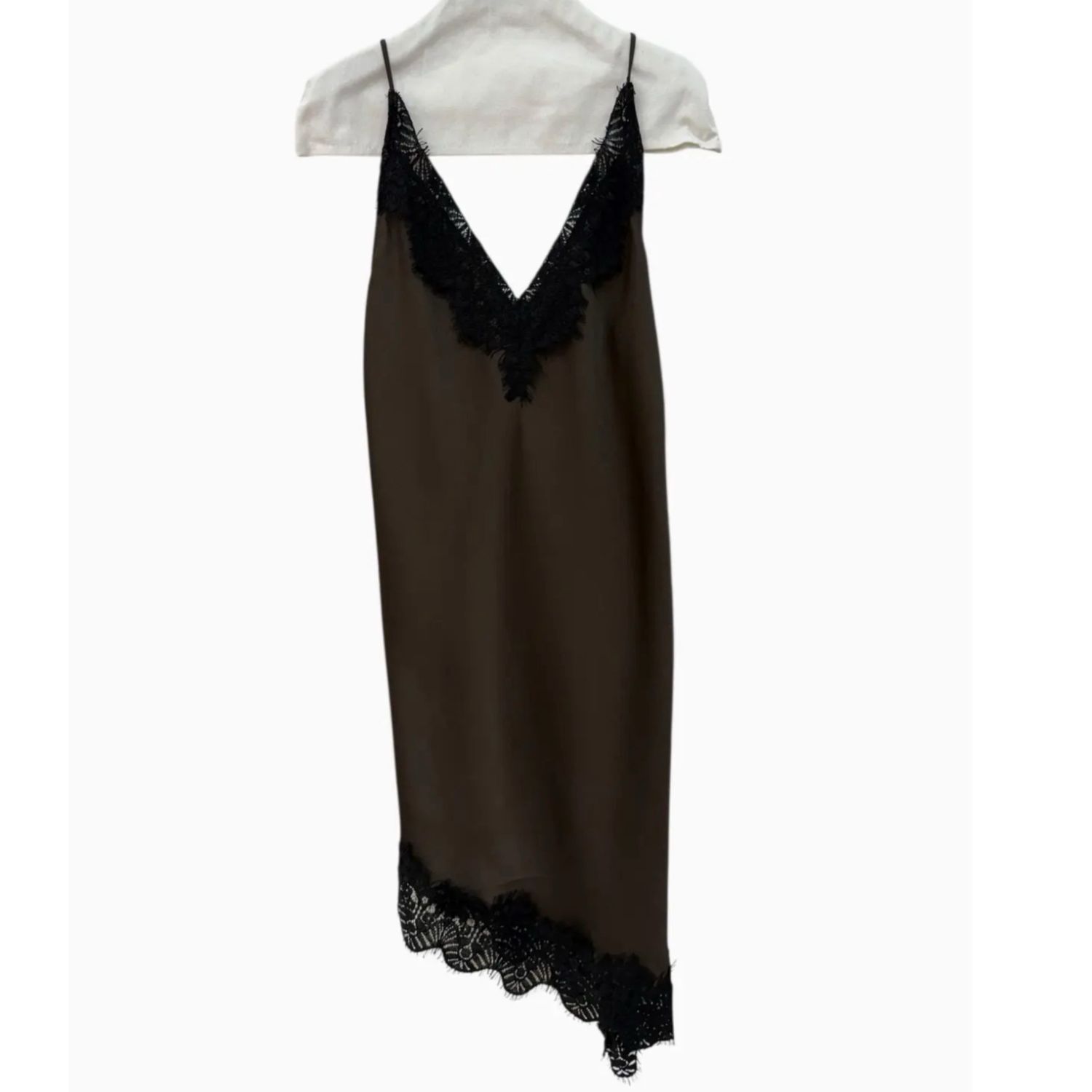 Robe marron dentelle