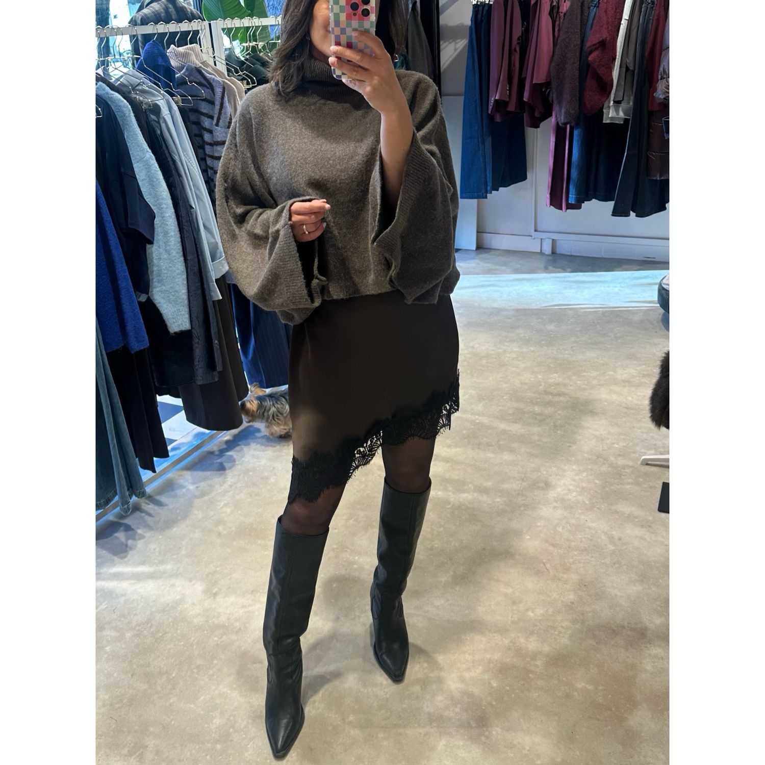 Robe marron dentelle