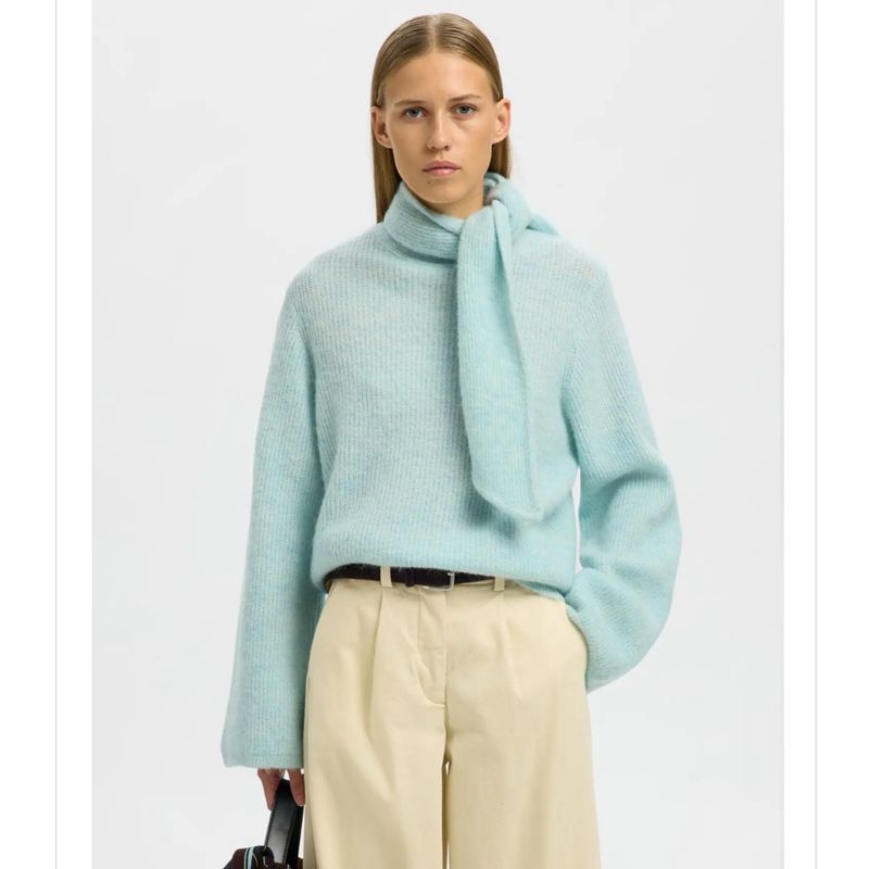 Lulu bow knit blue glow