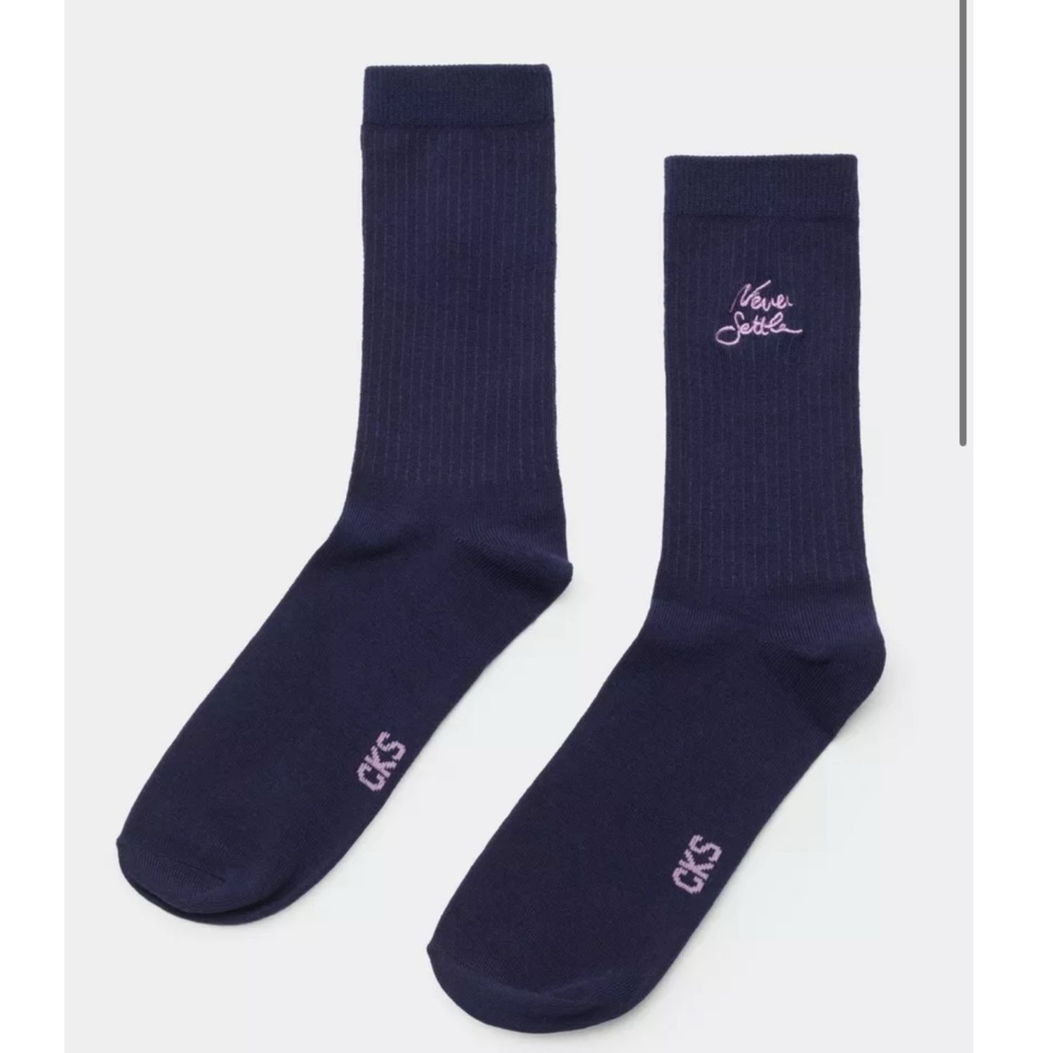 Never settle socks