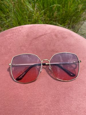 Zonnebril - roze glazen en gouden rand