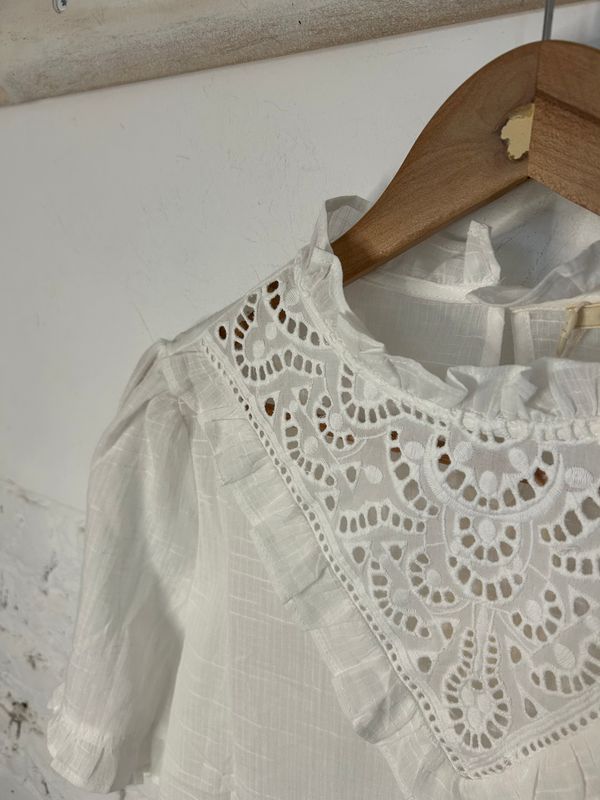 T-shirt - wit kant - hoge neklijn