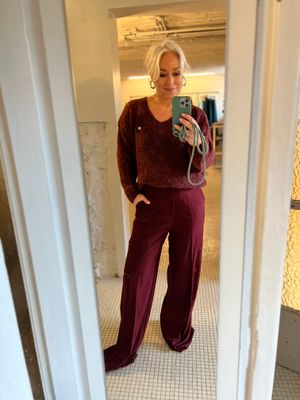 Geklede burgundy broek