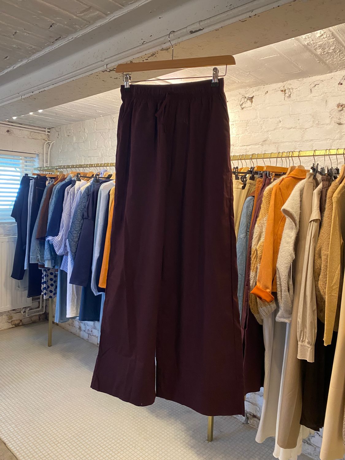 Broek burgundy met rekker
