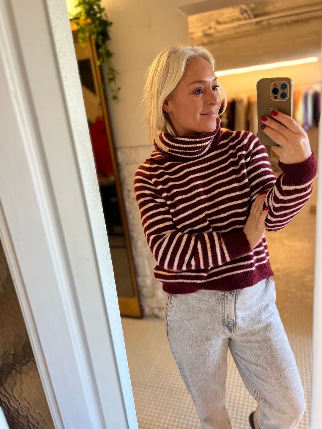 Pull met strepen en wijde kraag - onze size