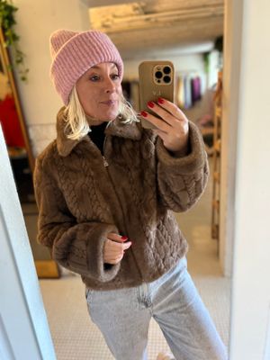 Taupe winterjas met rits en zakken