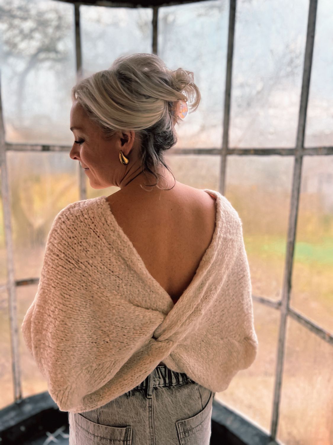 Beige pull met rug decolleté - one size