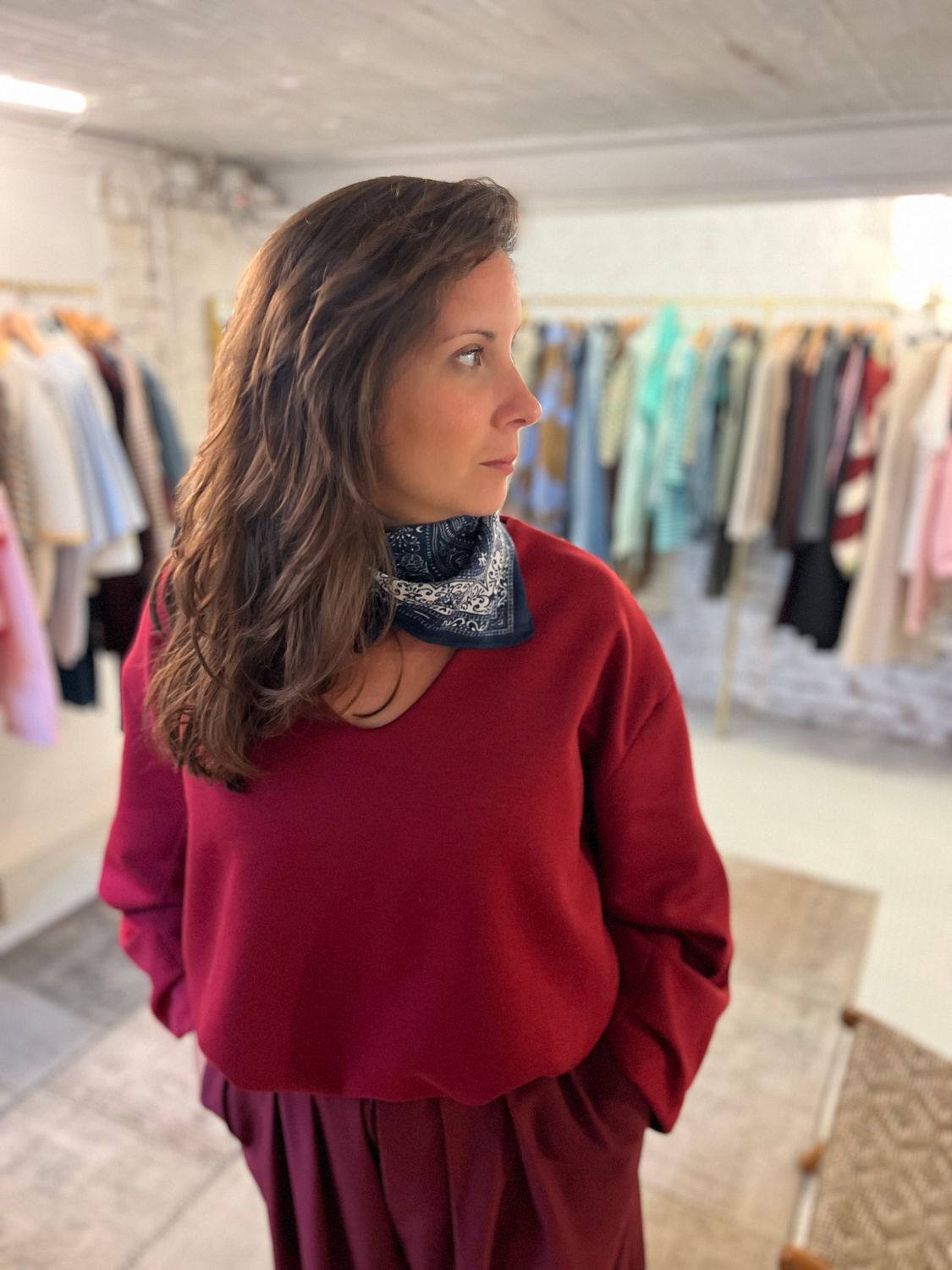 Grijze / bordeaux sweater - diepe v-hals - one size