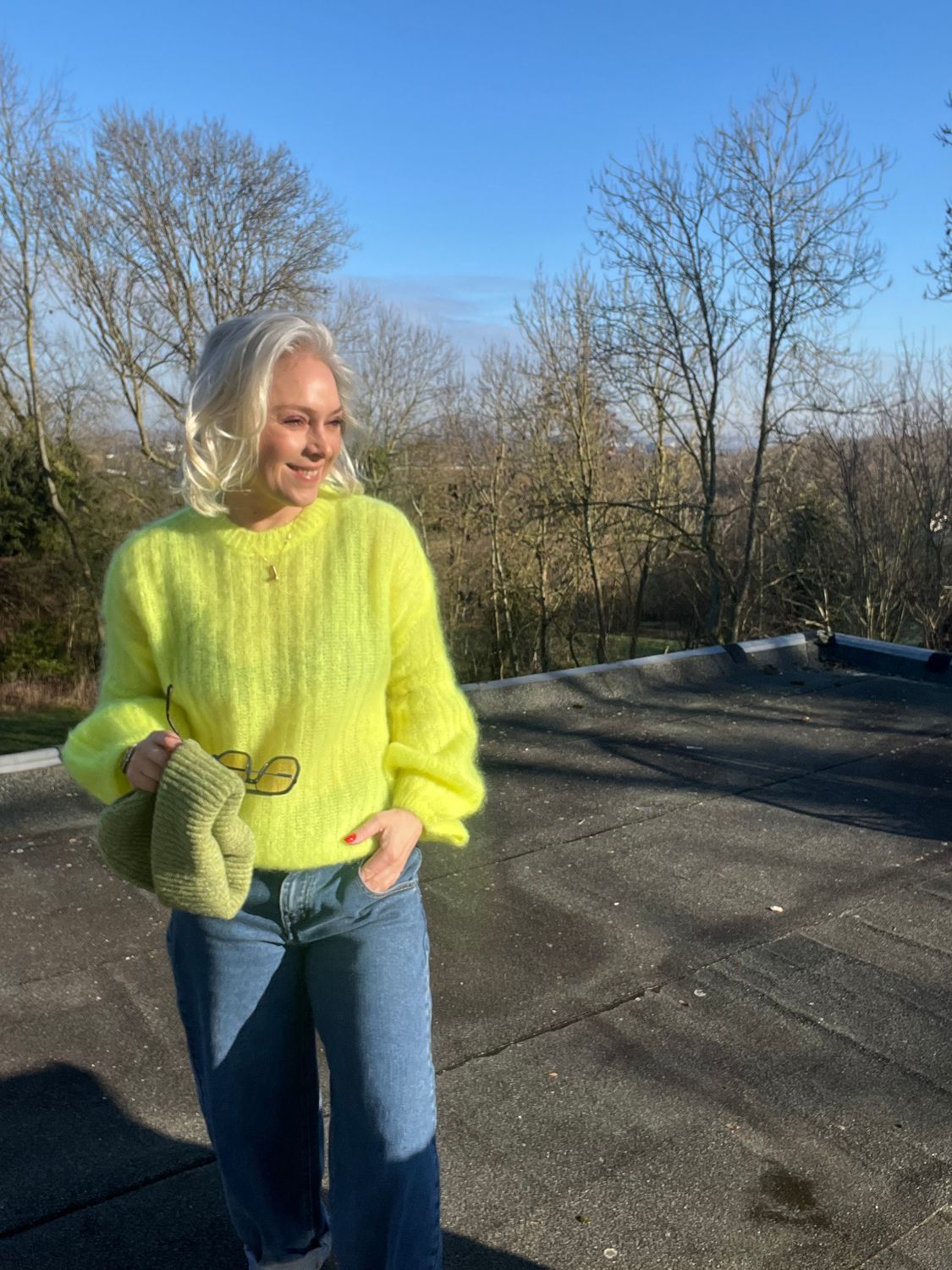 Prachtige trui met losse mouwen - fluo geel - one size - candy collection