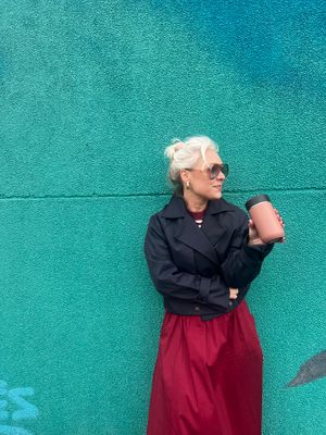 Korte trenchcoat in navy - sea breeze collection