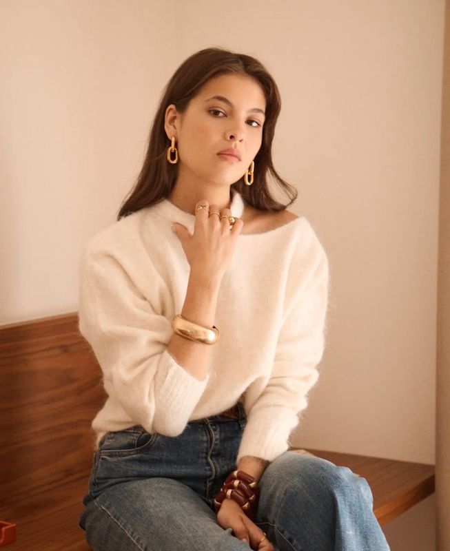 Zachte knit trui met elegante open halslijn