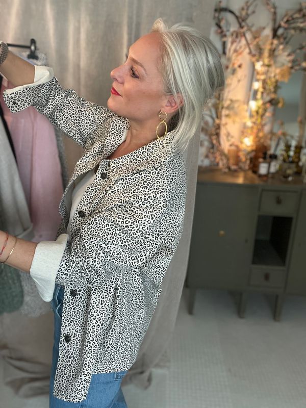 Leopard vest met knopen