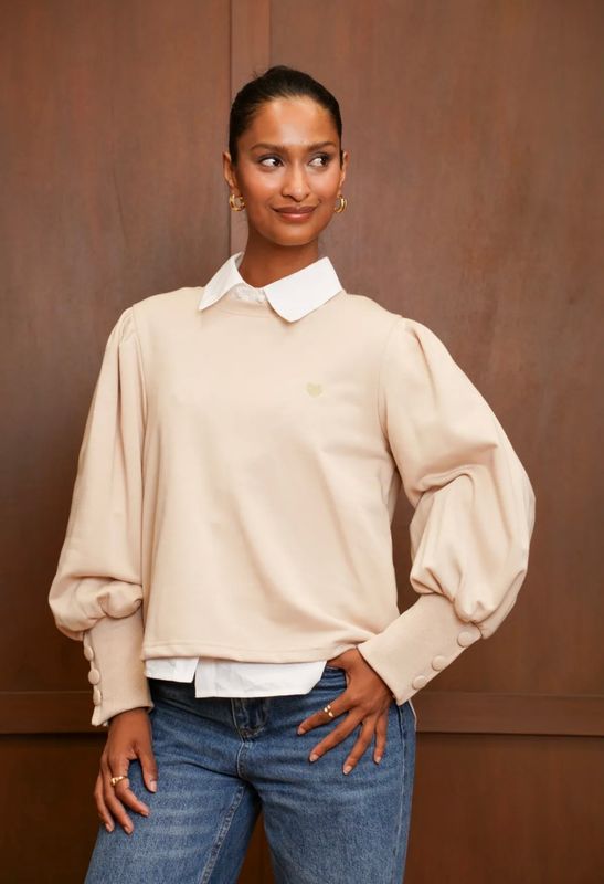 Sweater met pofmouwen en hartje 🤍