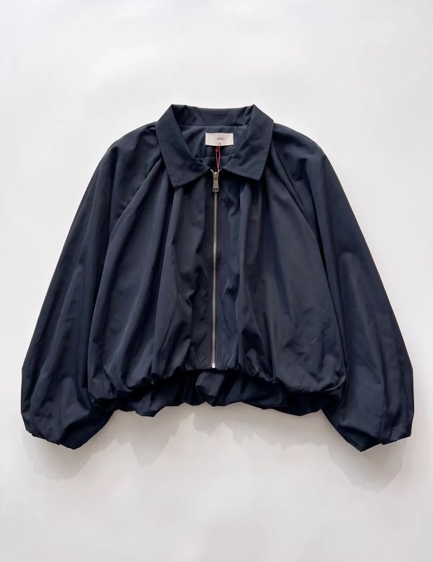 Korte navy jas met oversized mouwen - ons size
