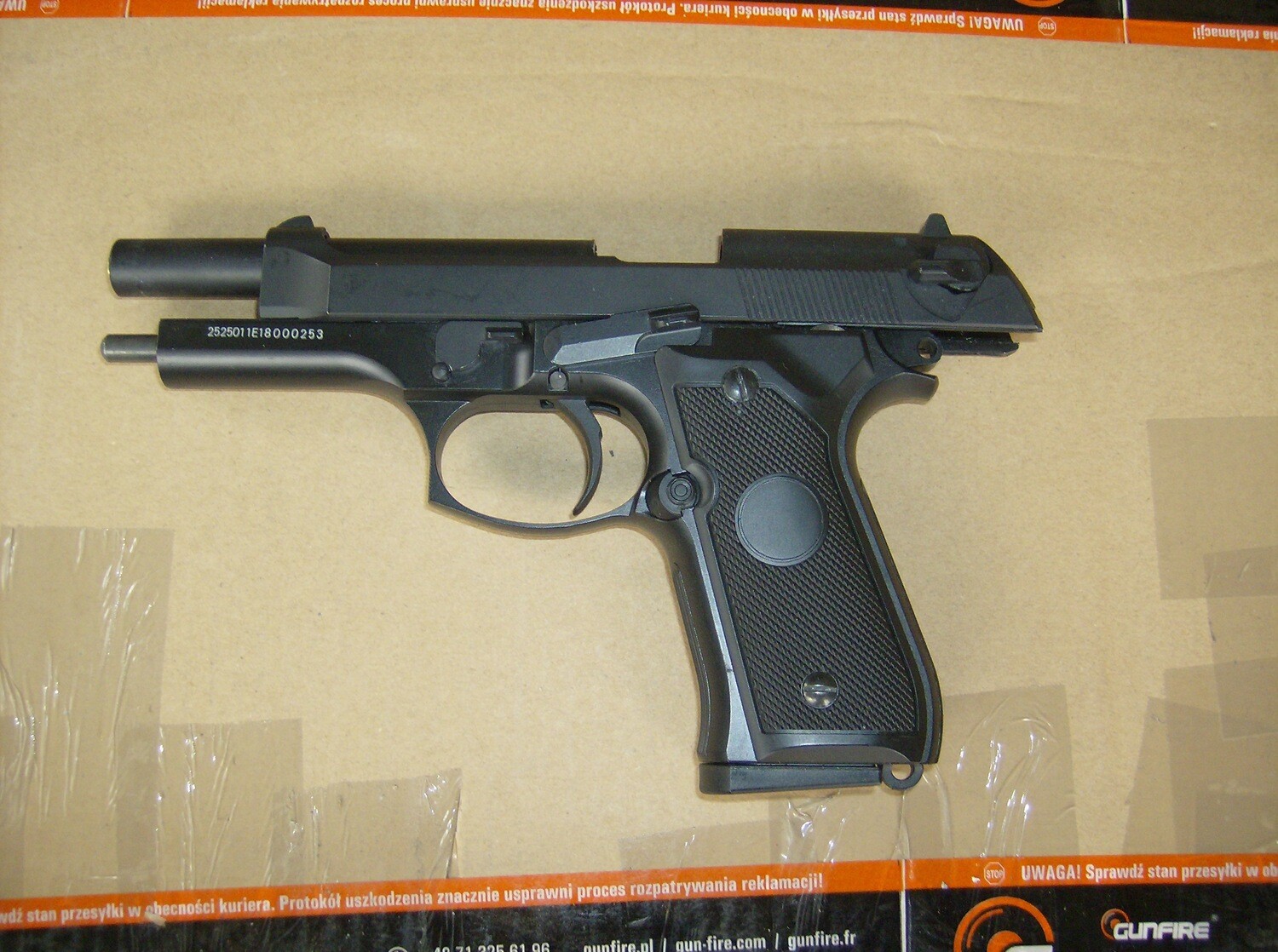 Beretta M92 f parà full metal, co2 blow back, cal. 6mm Well g 195 2 caricatori, LIBERA VENDITA
