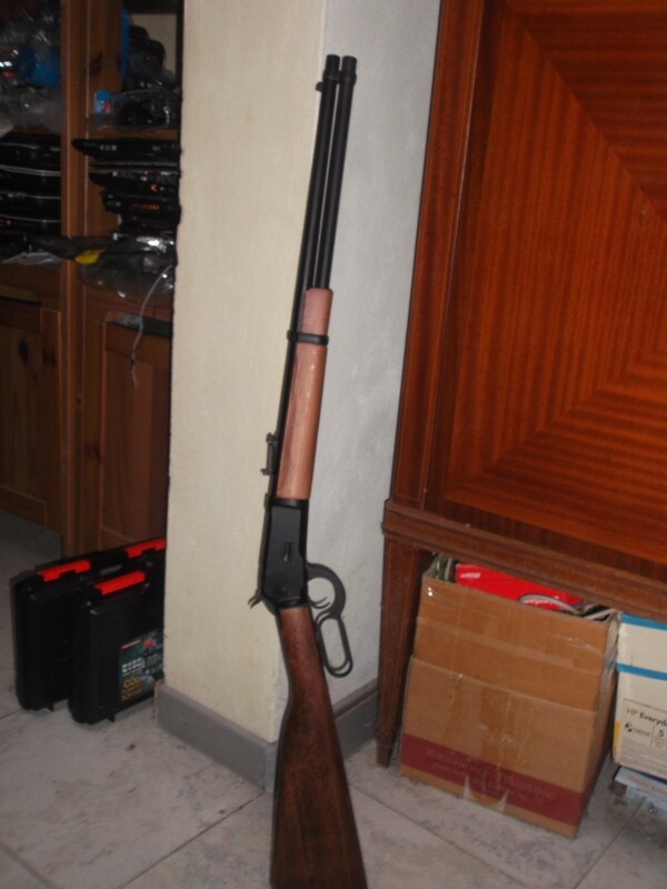 Softair  Winchester 1892 a full metal ,legno sintetico, 10 colpi, bossoli ,co2 12gr by DBY