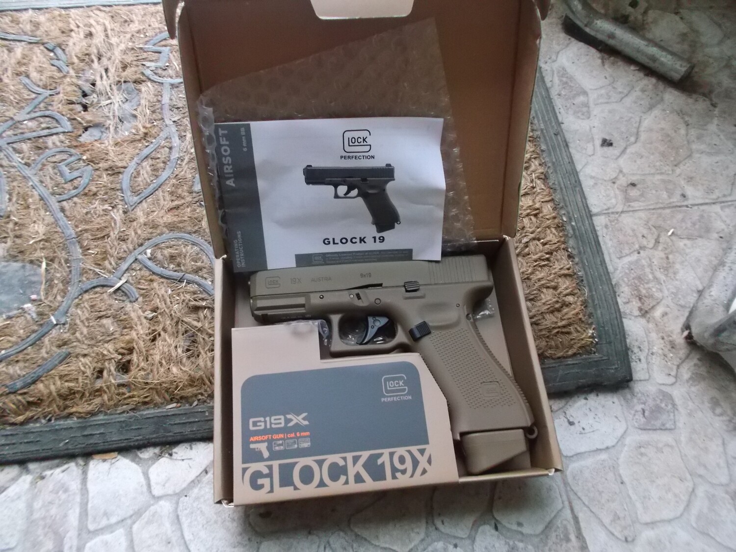 GBB Glock 19X Pistol Replica – Coyote Brown metal slide 6.mm .blowback,CO2. Umarex.!