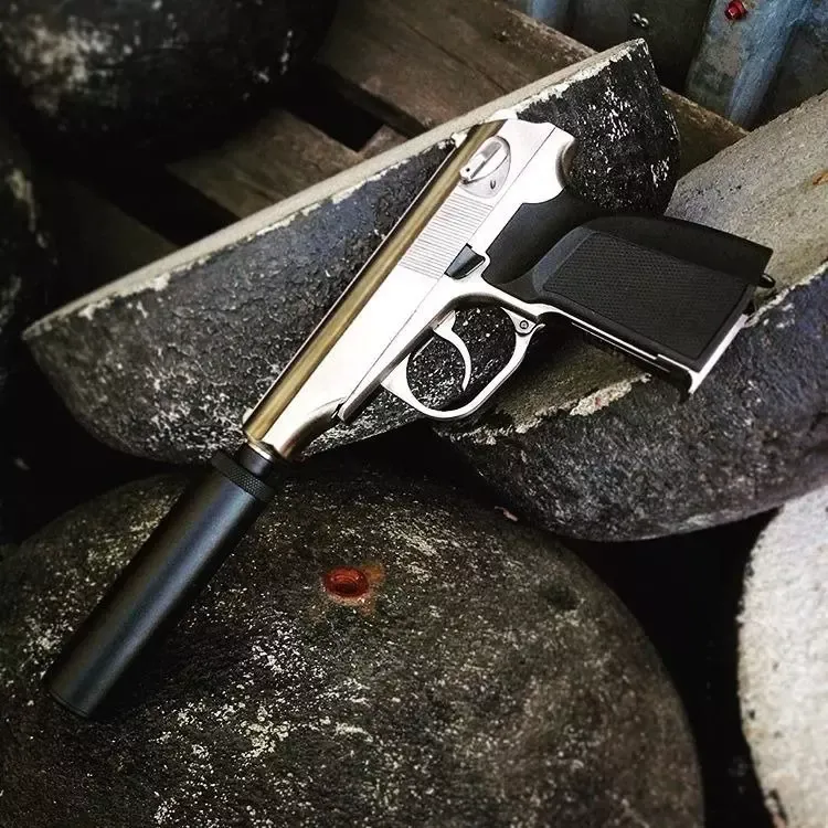 Makarov + silenziatore,full metal silver, cal. 6mm green gas  blow back by WE