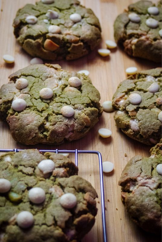 Matchadamia Cookie