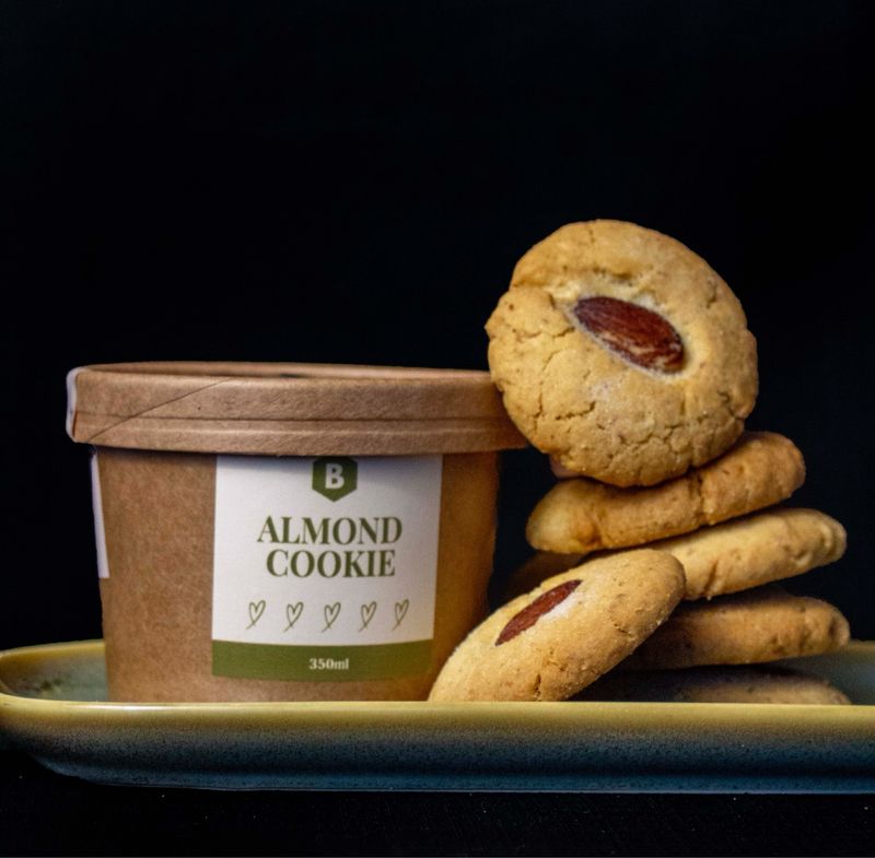 Almond cookie