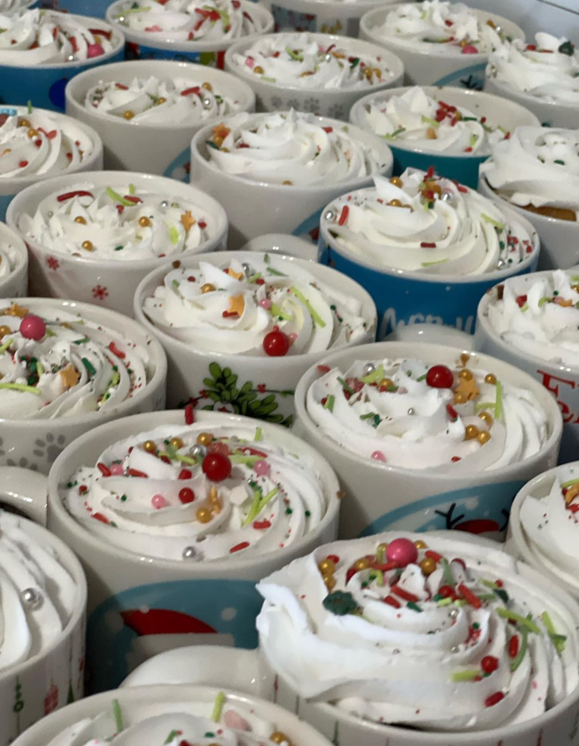 Bizcocho en Taza de Navidad (Orden minima (12)